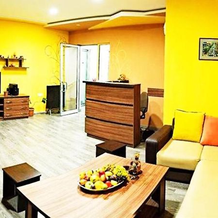Domino Yerevan Hostel And Hotel Luaran gambar