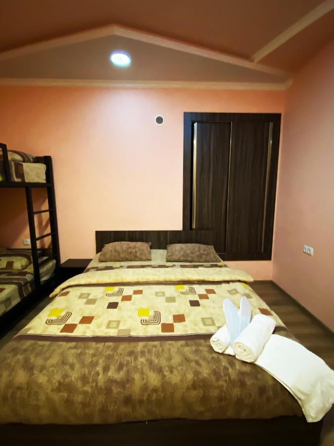 Domino Yerevan Hostel And Hotel Luaran gambar