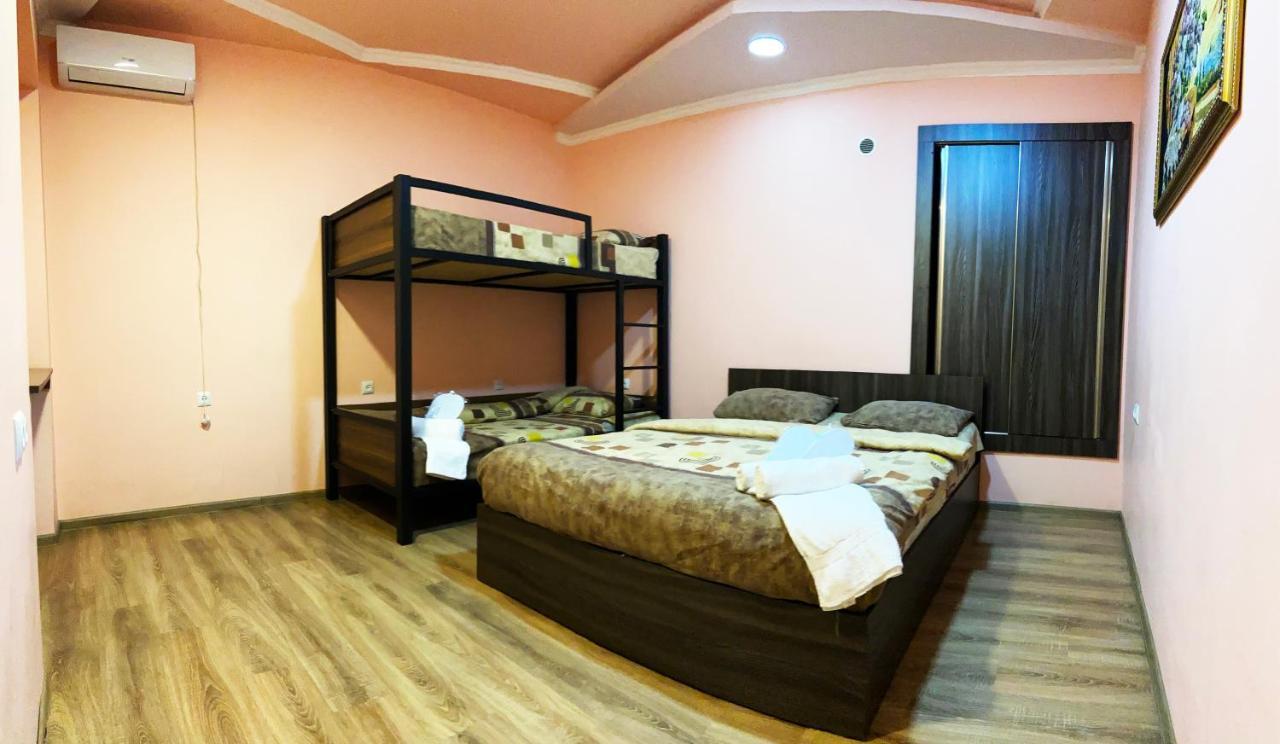Domino Yerevan Hostel And Hotel Luaran gambar