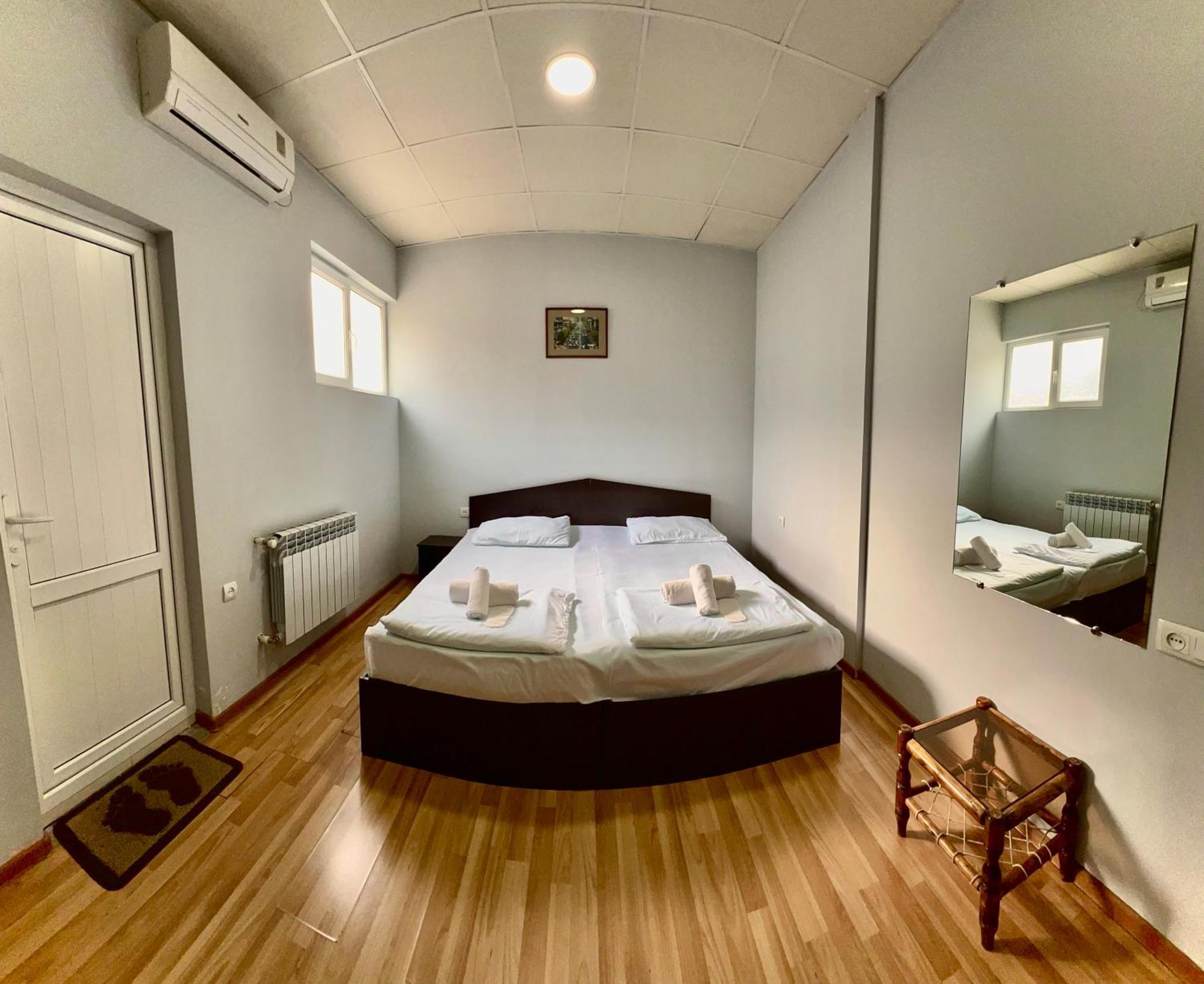 Domino Yerevan Hostel And Hotel Luaran gambar